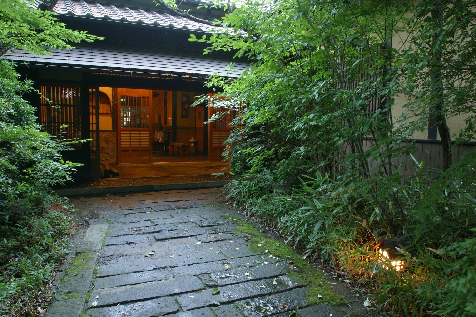 Отель Yamashinobu Минамиогуни Экстерьер фото